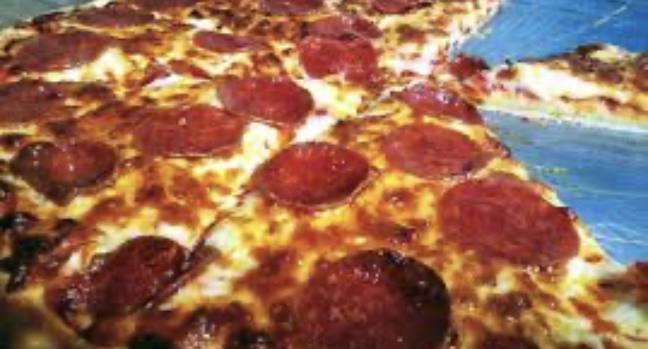 Bacon and jalapeno topped pizza