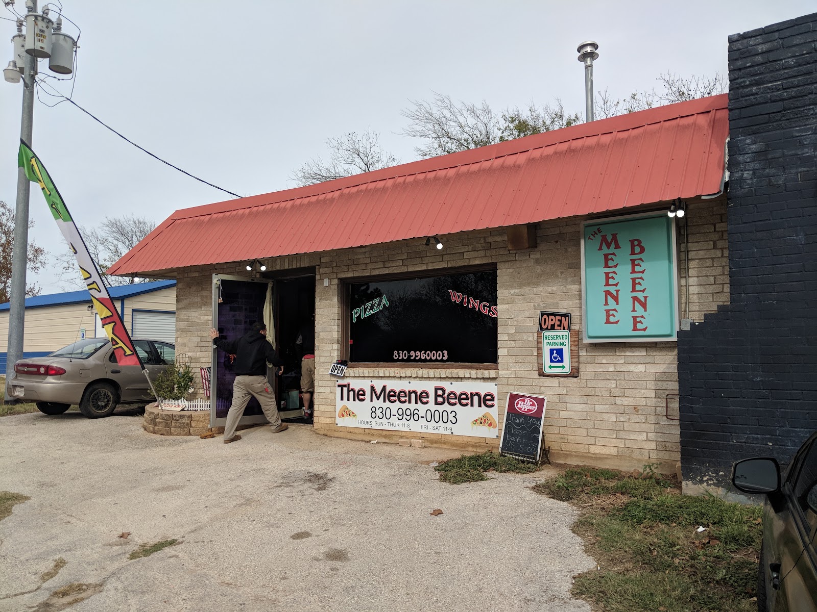The Meene Beene storefront in Stockdale, Texas